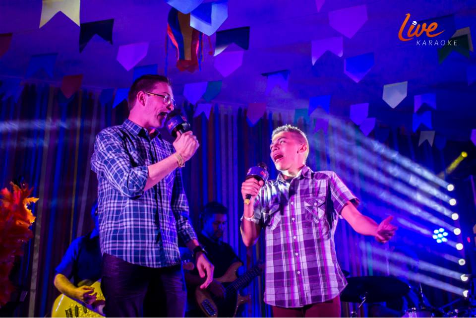 Live Karaoke fazendo festa de são joão