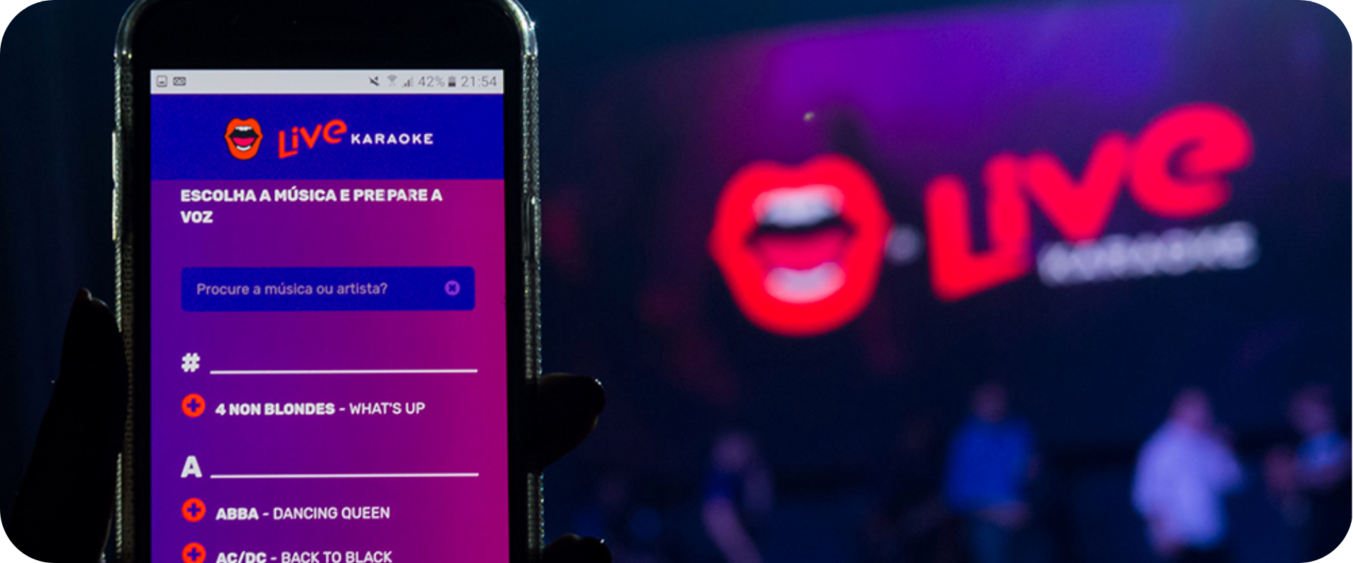 Descubra os hits que fazem sucesso nos karaokês de cada região do Brasil e surpreenda na sua próxima apresentação com músicas que o público local ama.